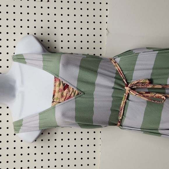 MATILDA Jane Full Length Dress Green Stripe With Floral Hem And Belt Accent Size - Picture 1 of 7